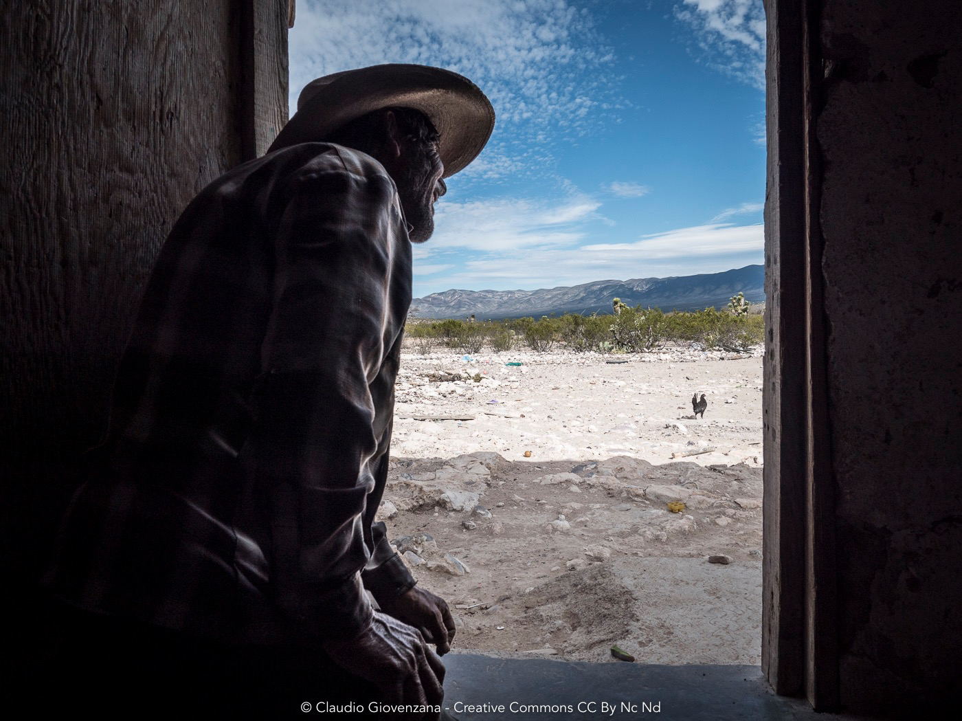 La parte più difficile di iniziare un viaggio è aprire la porta Un uomo che vive nel deserto del nord del Messico